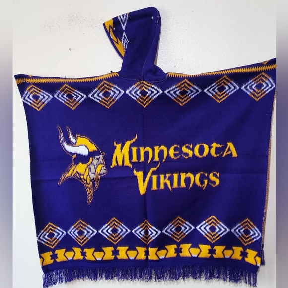COPY - Minnesota Vikings Poncho - Picture 2 of 2